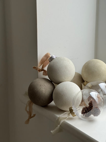 Neutral pinecone bauble SET OF 3