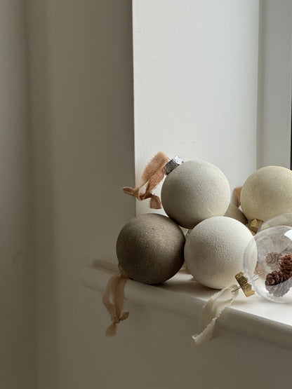 Neutral up-cycled bauble OFF - WHITE