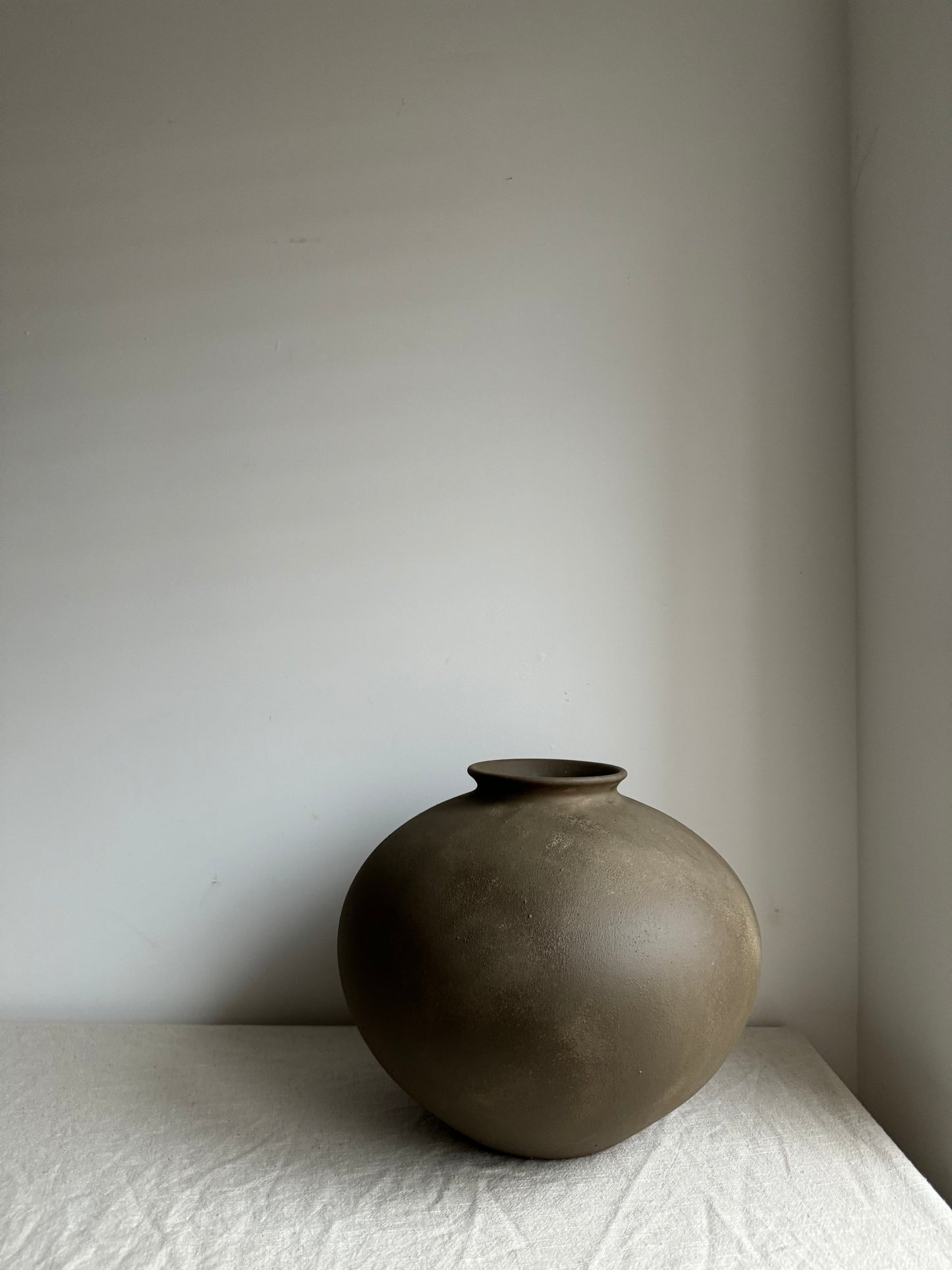 EARTH  |  Earthy brown large rounded vase