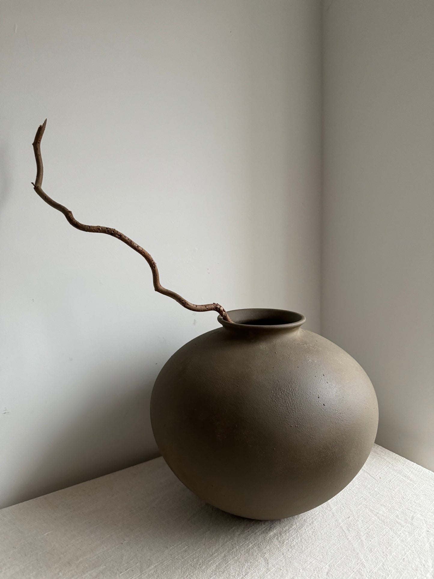 EARTH  |  Earthy brown large rounded vase