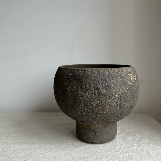 EARTH  |  Earthy brown textured pedestal bowl