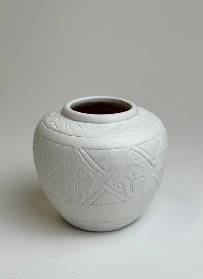 Up-cycled  |  Off-white geometric pattern urn