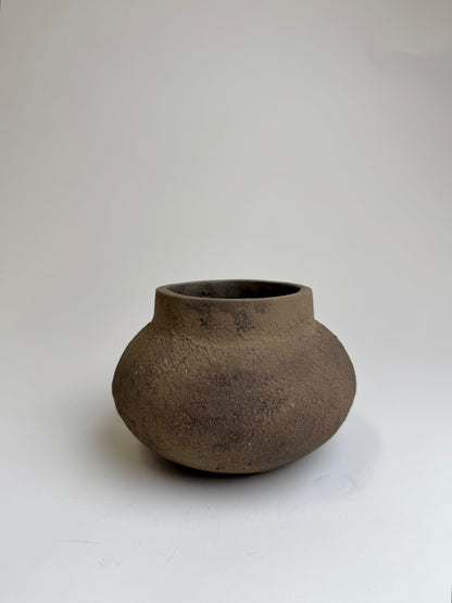Up-cycled  |  Earthy brown textured low pot