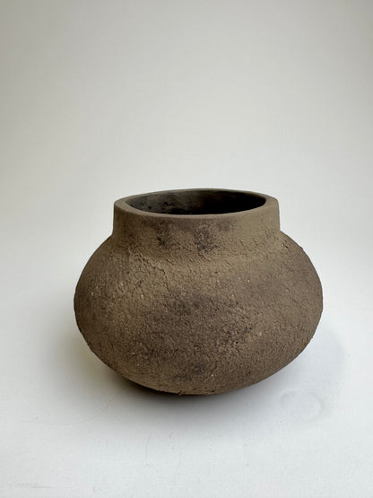 Up-cycled  |  Earthy brown textured low pot