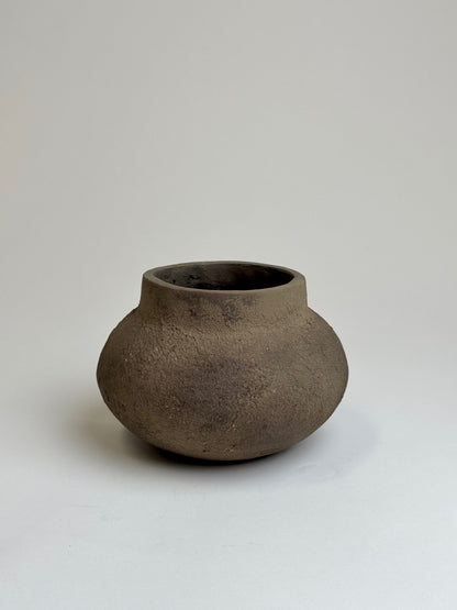 Up-cycled  |  Earthy brown textured low pot
