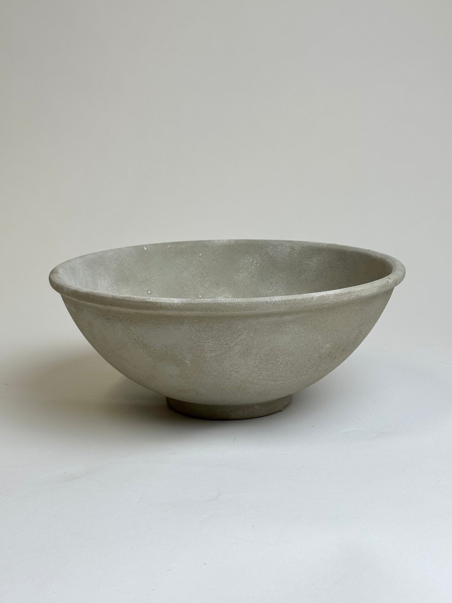 Up-cycled  |   Stone effect round decorative French-style bowl