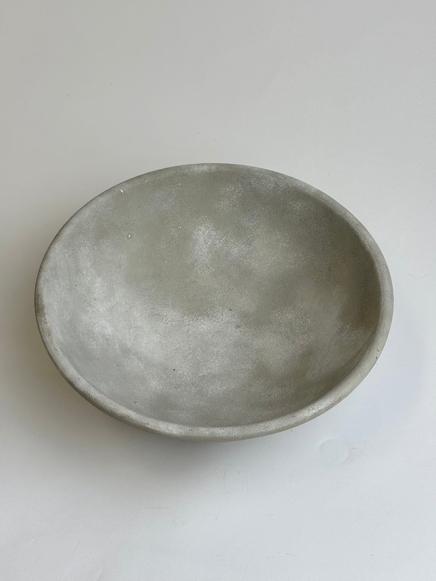 Up-cycled  |   Stone effect round decorative French-style bowl