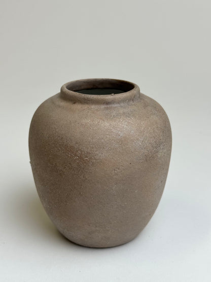Up-cycled  |  WATERTIGHT soft beige small rounded pot