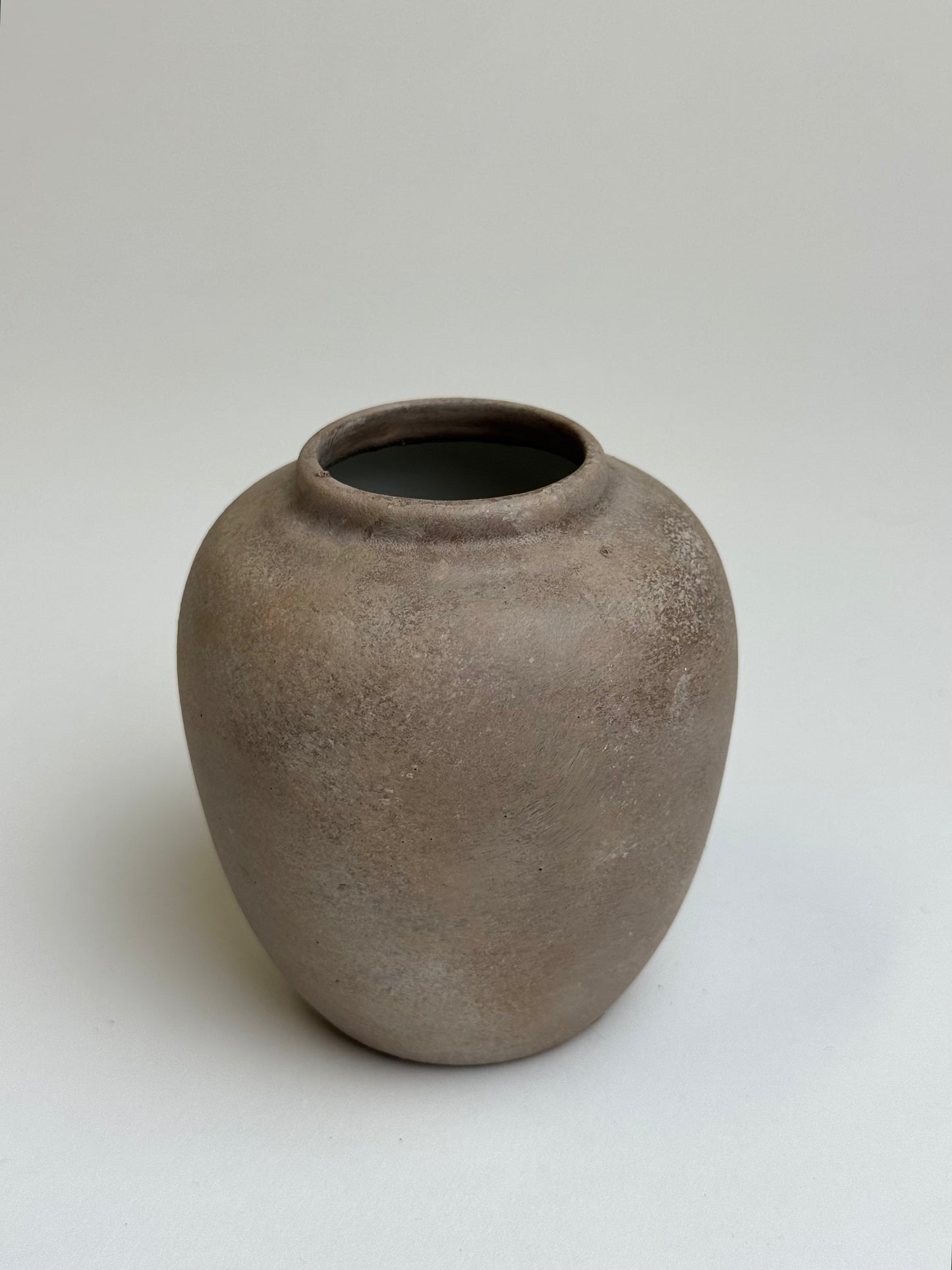 Up-cycled  |  WATERTIGHT soft beige small rounded pot