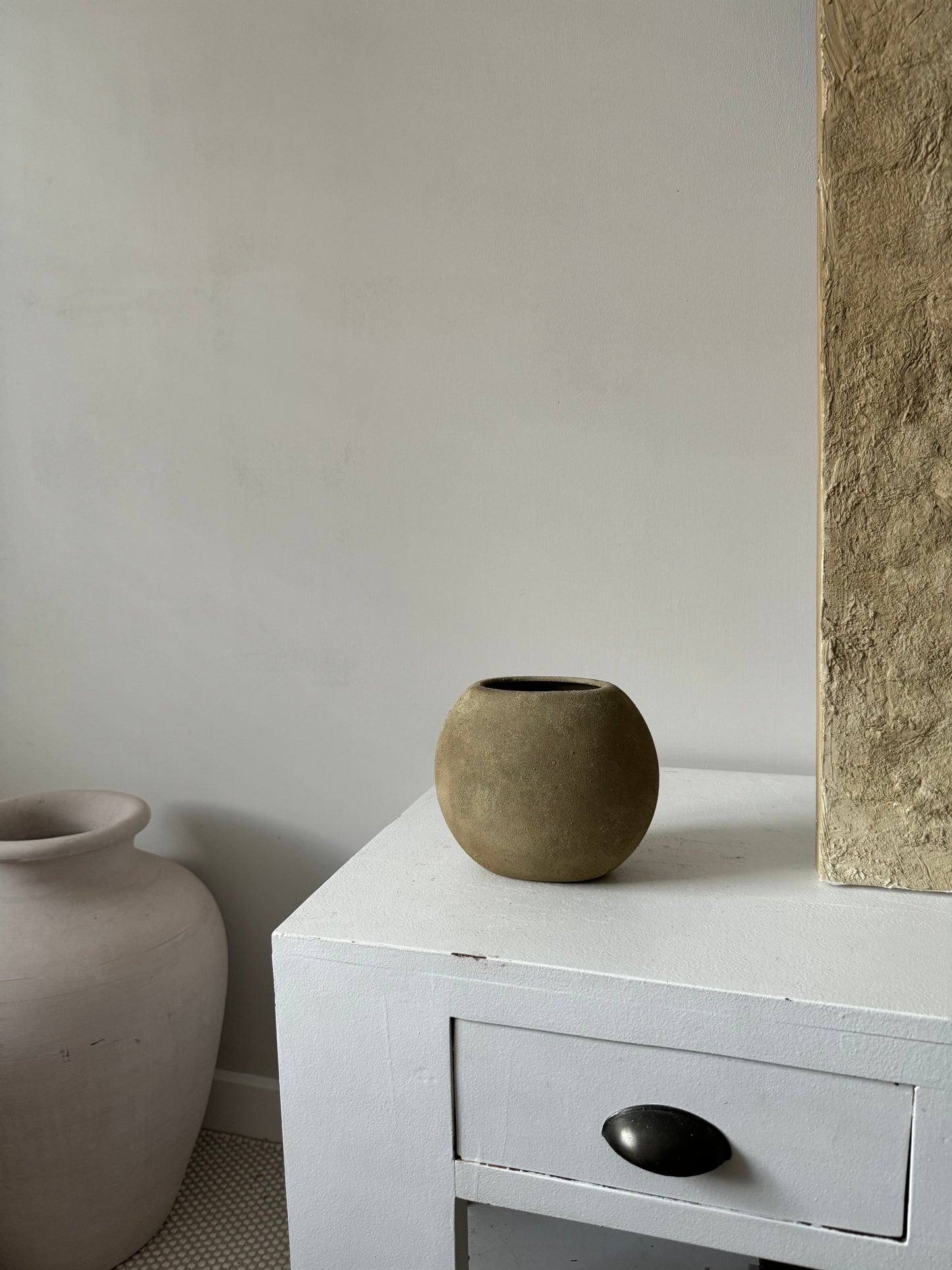 EARTH  |  warm brown textured rounded slim vase