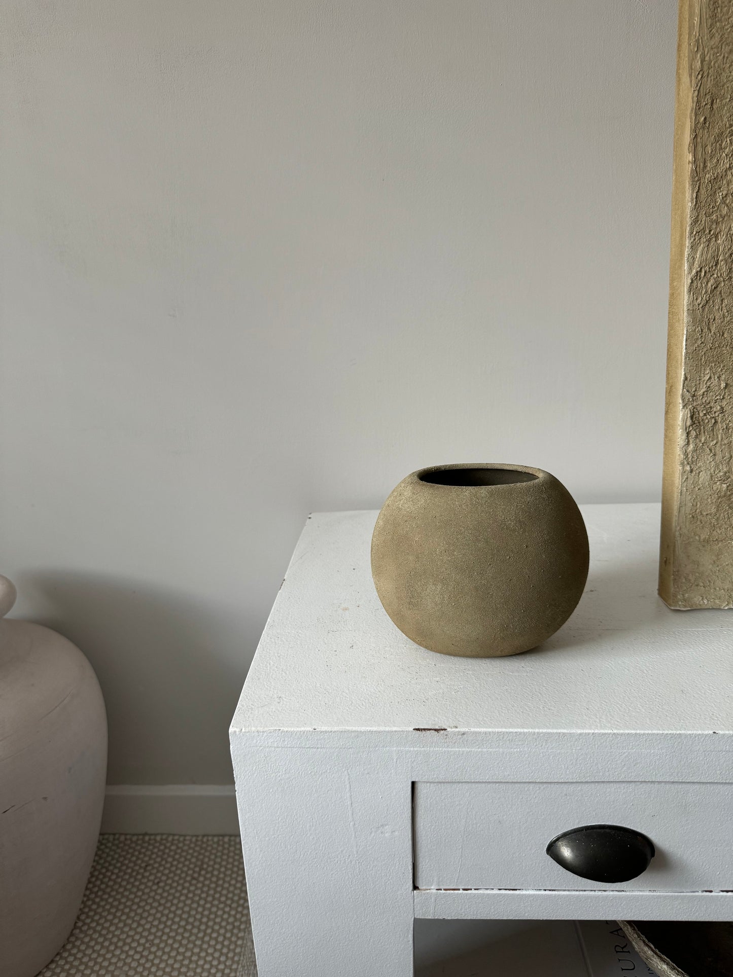 EARTH  |  warm brown textured rounded slim vase