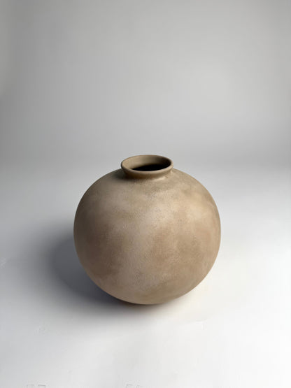 Up-cycled  |  WATERTIGHT light beige large rounded vase