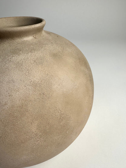 Up-cycled  |  WATERTIGHT light beige large rounded vase