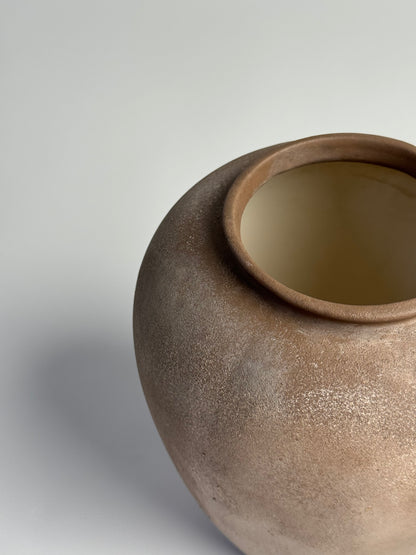Up-cycled  |  WATERTIGHT warm beige earthy clay-like urn