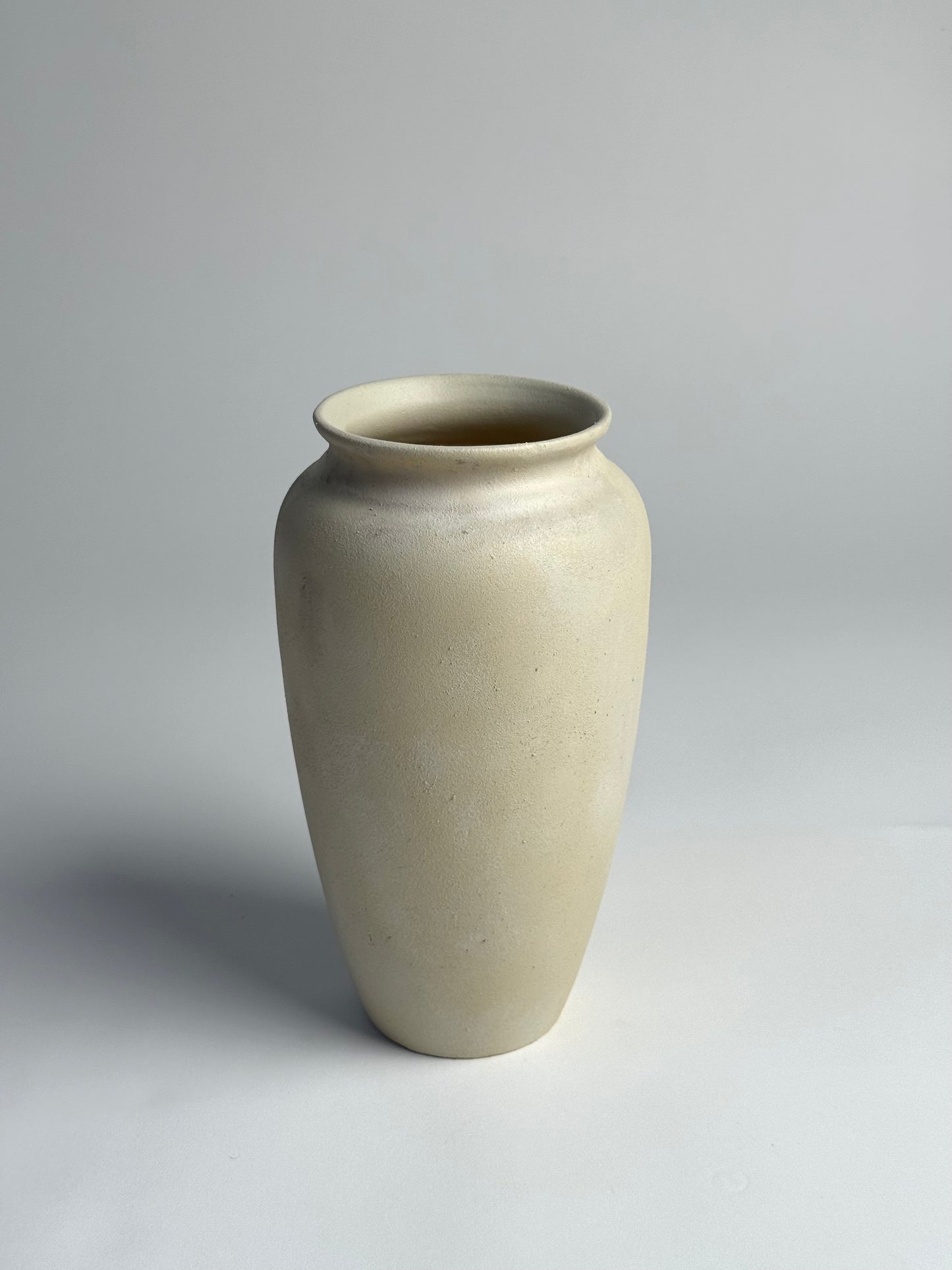 Up-cycled  |  WATERTIGHT creamy light beige classic slim urn