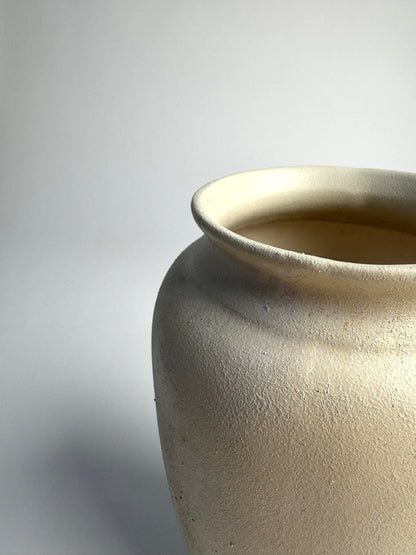 Up-cycled  |  WATERTIGHT creamy light beige classic slim urn