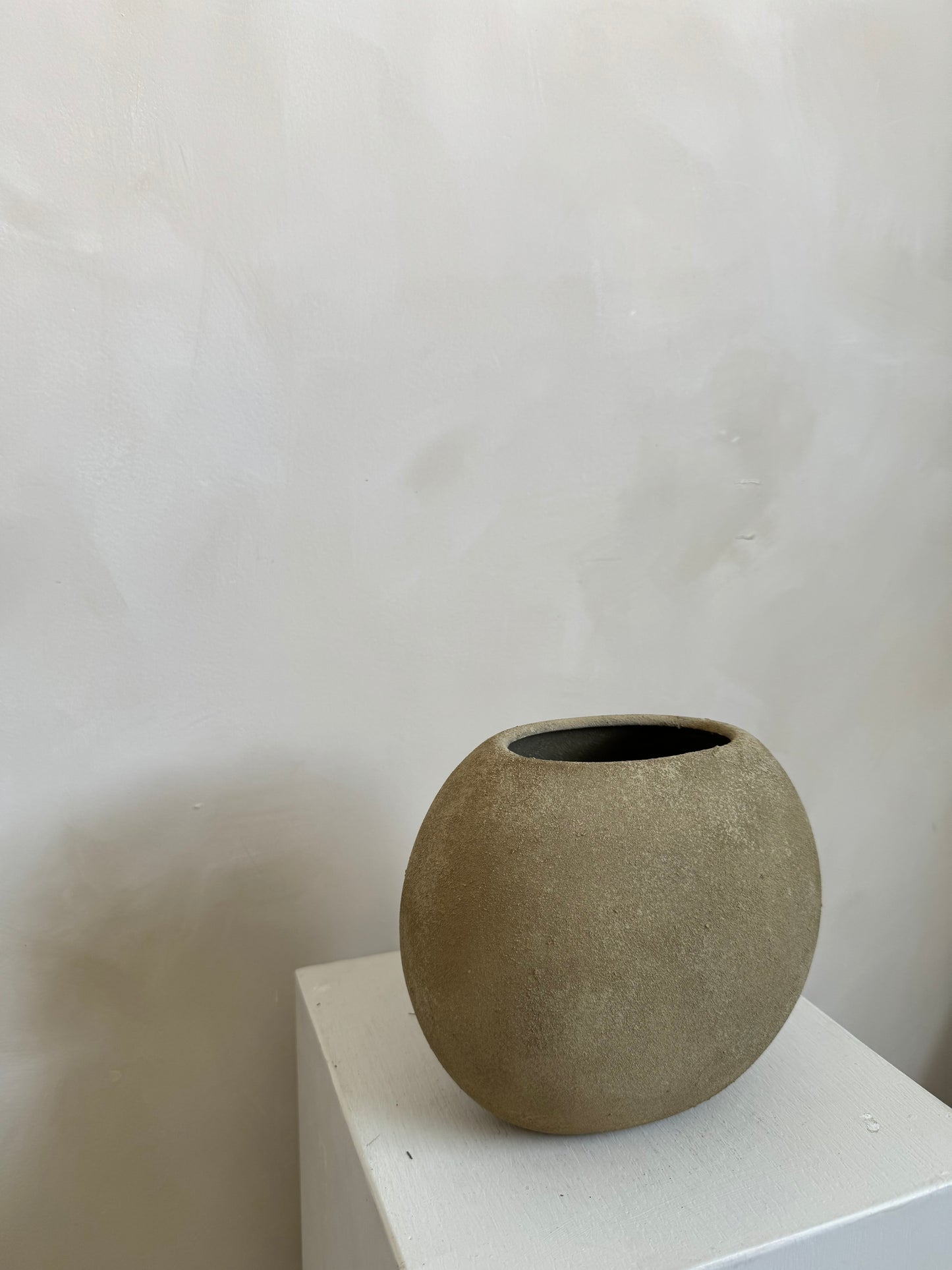 EARTH  |  warm brown textured rounded slim vase