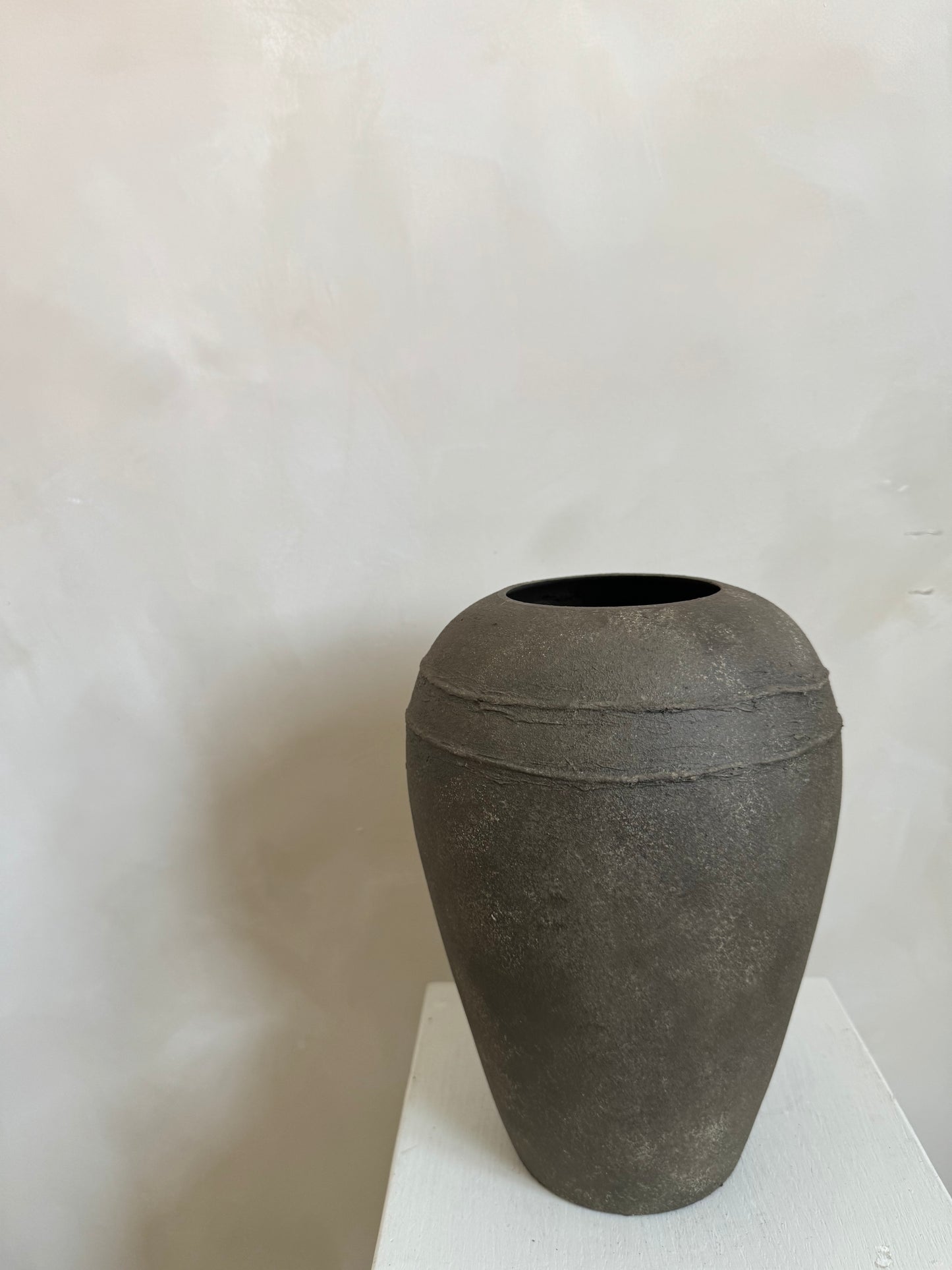 EARTH  |  dark earthy brown double line detail tapered urn