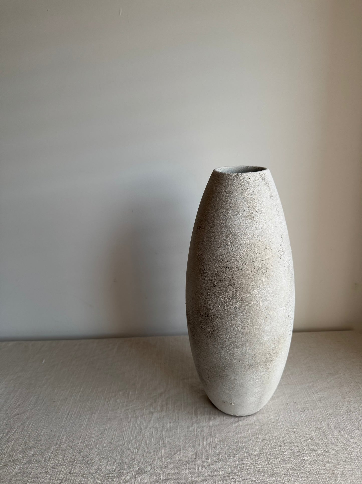 CLOUD  |  stone effect off-white/beige slim vase