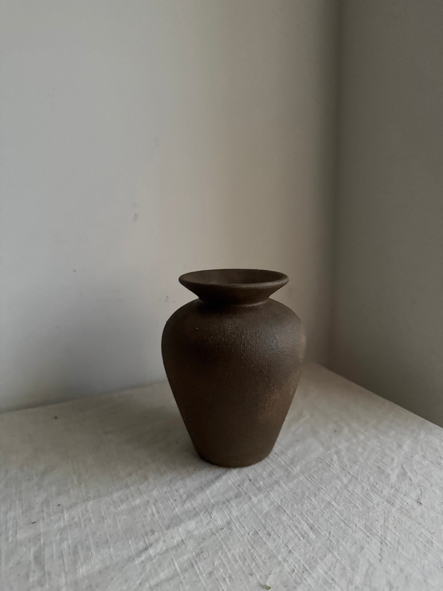 EARTH  | small dark earthy brown urn