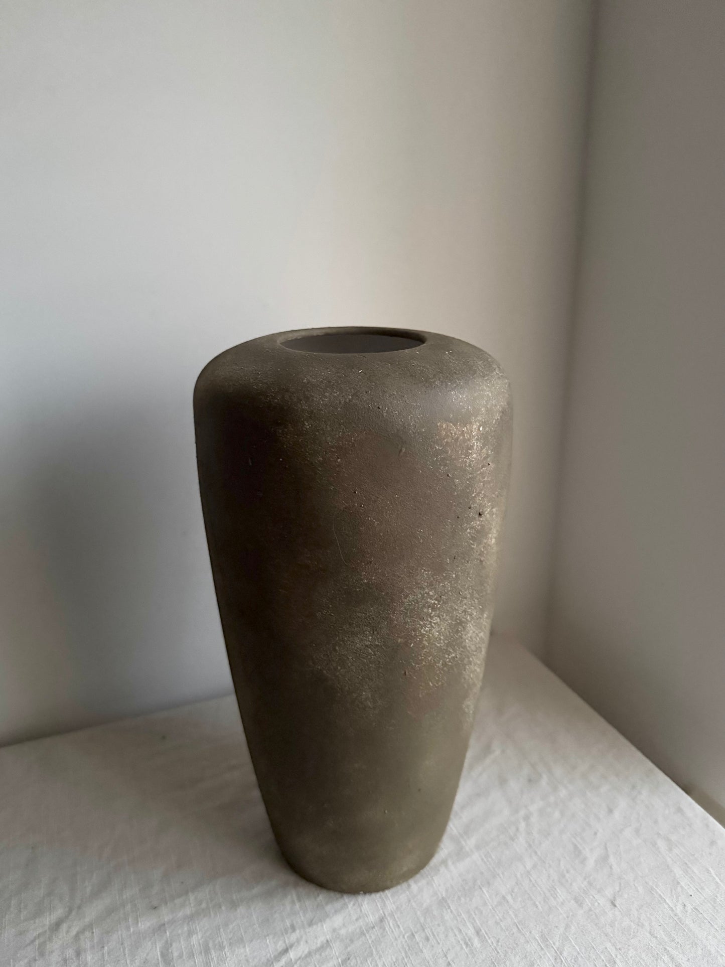 EARTH  | earthy brown tapered slim urn