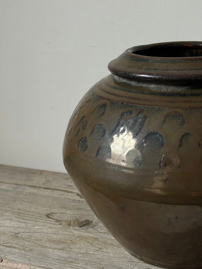 Rounded South Asian Pot
