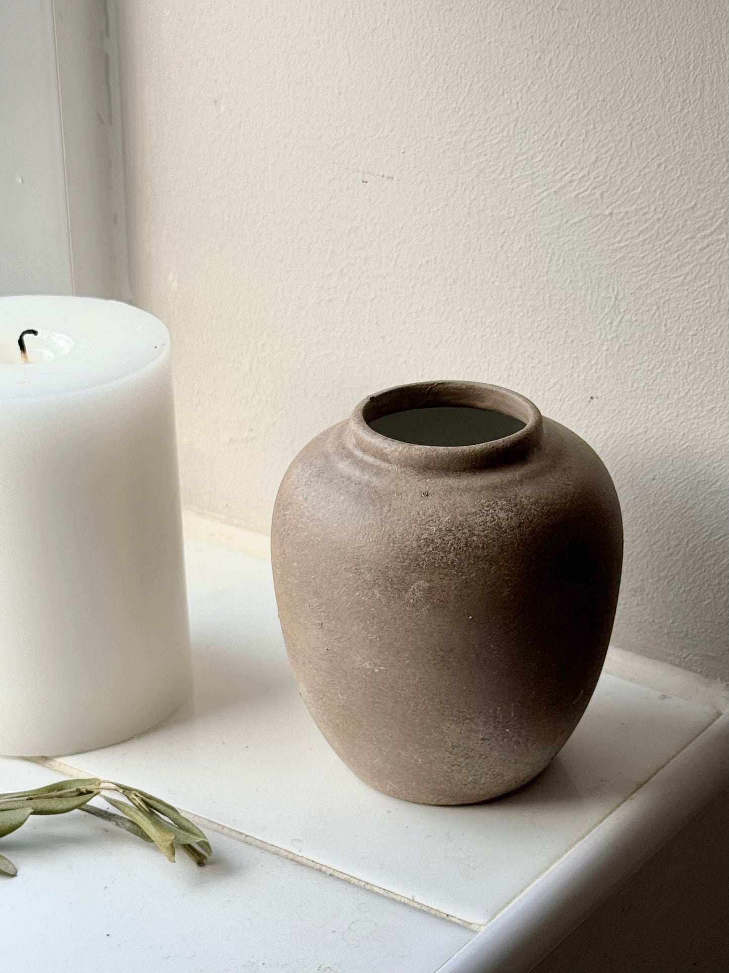 Up-cycled  |  WATERTIGHT soft beige small rounded pot