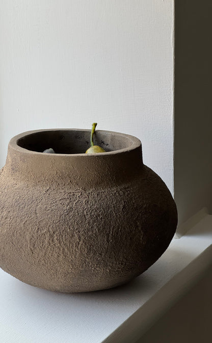 Up-cycled  |  Earthy brown textured low pot