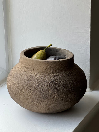 Up-cycled  |  Earthy brown textured low pot