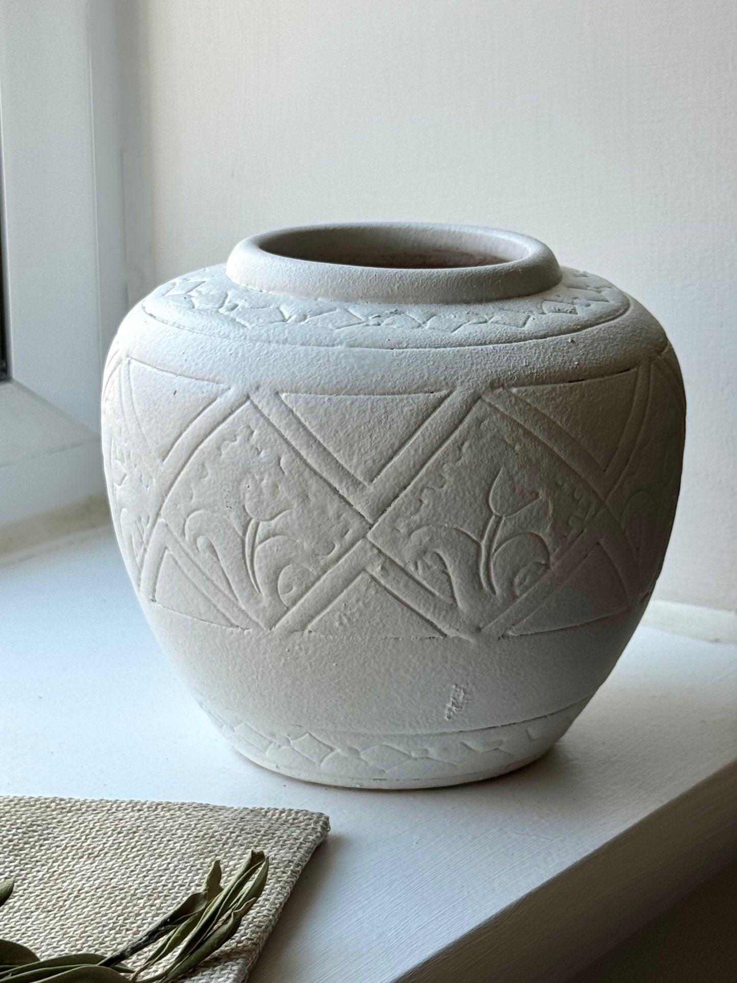 Up-cycled  |  Off-white geometric pattern urn