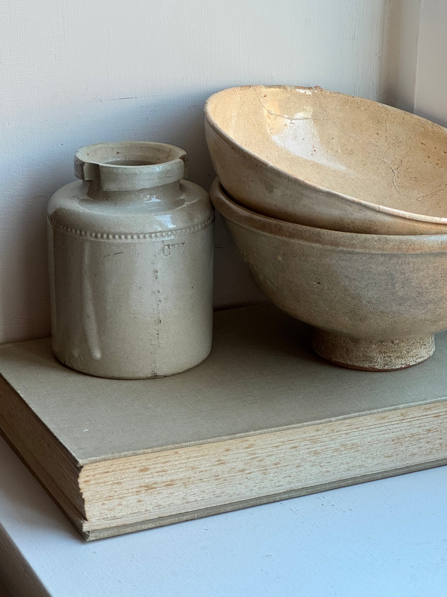 Small Greige Vintage Pot