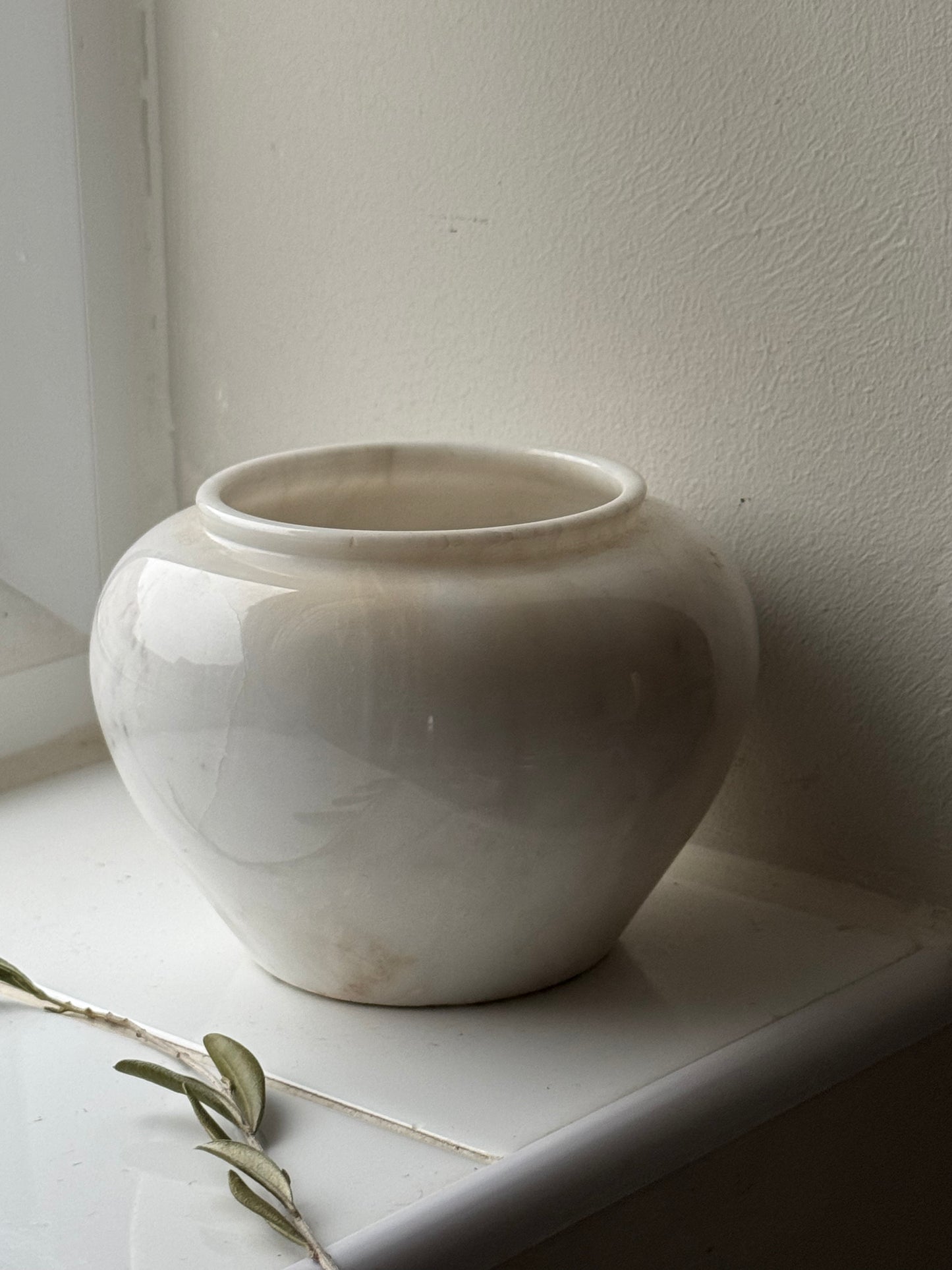 Small White Vintage Marble Pot