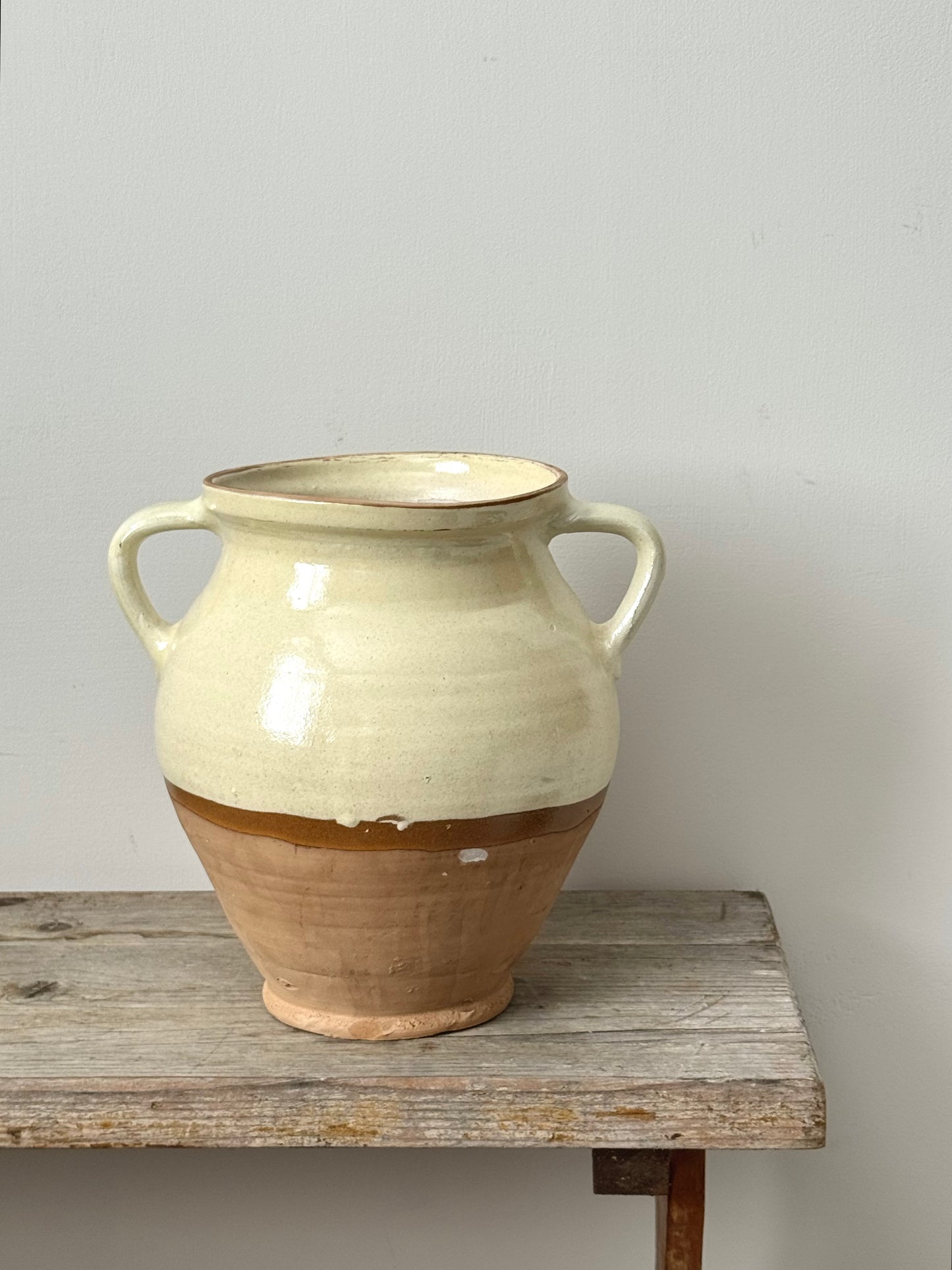 Half Glaze Butter Yellow Urn