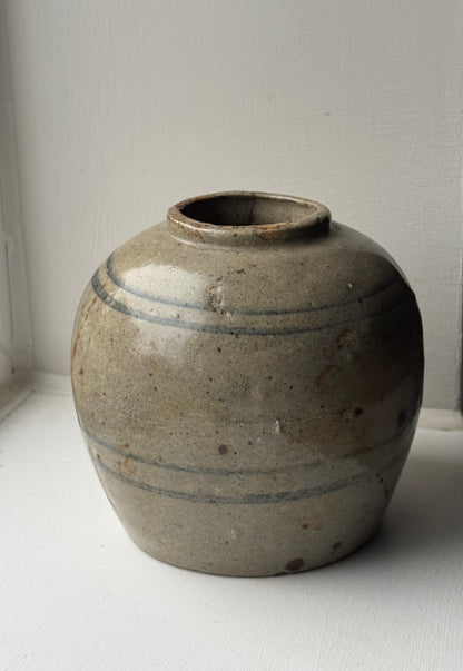 Line Detail Antique Ginger Jar
