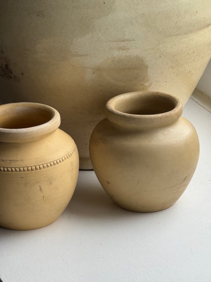 Small Rounded Beige Vintage Pot