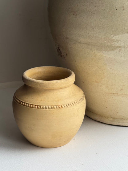 Small Rounded Beaded Vintage Pot