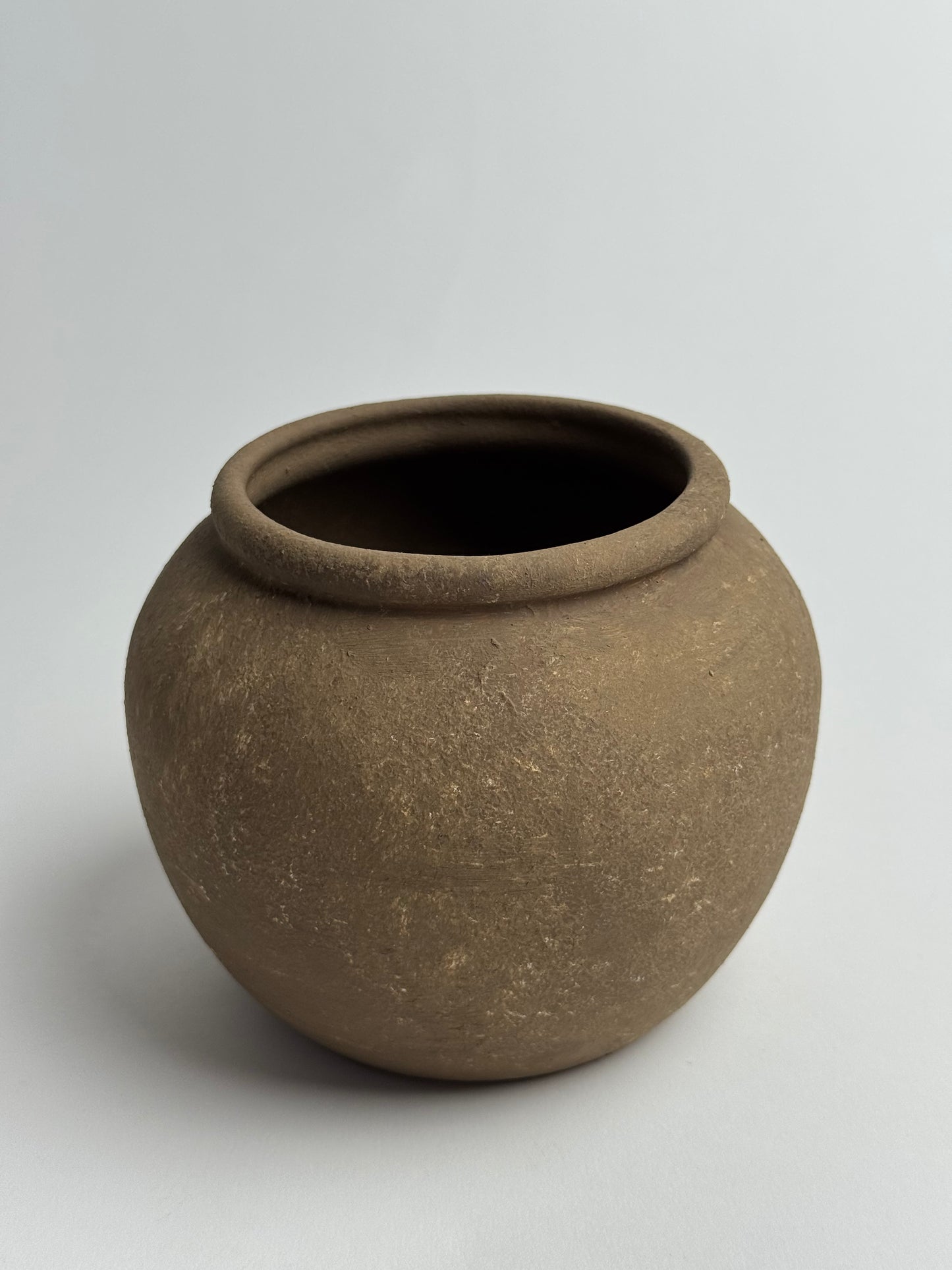 Up-cycled  |  Warm brown rounded pot