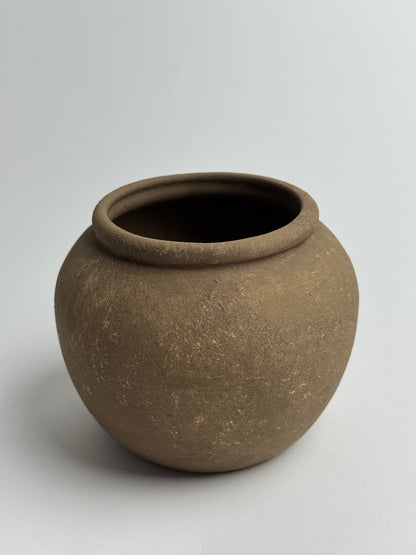Up-cycled  |  Warm brown rounded pot