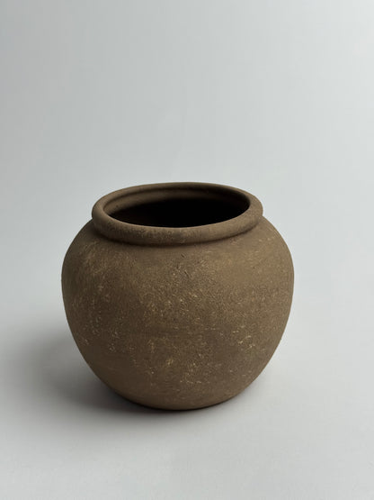 Up-cycled  |  Warm brown rounded pot