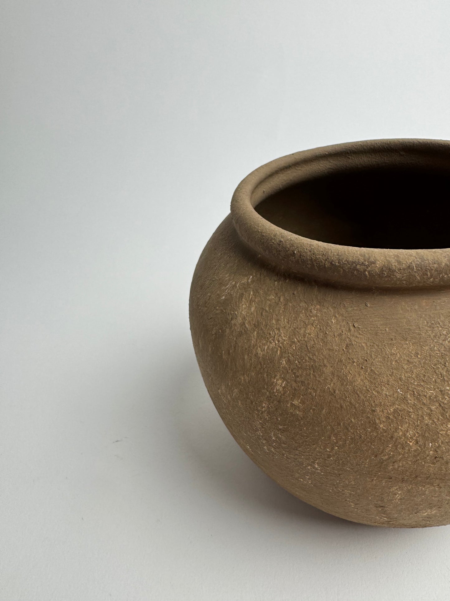 Up-cycled  |  Warm brown rounded pot