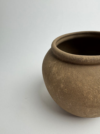 Up-cycled  |  Warm brown rounded pot