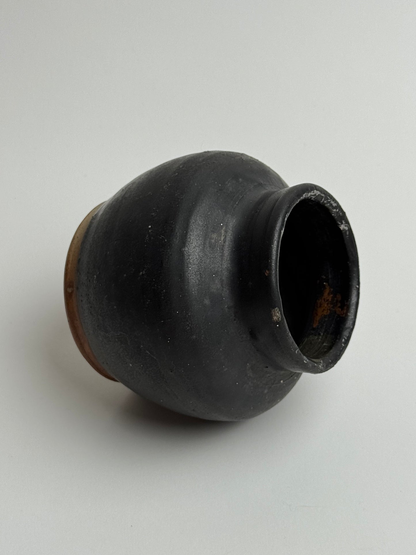 Charcoal Rounded Pots