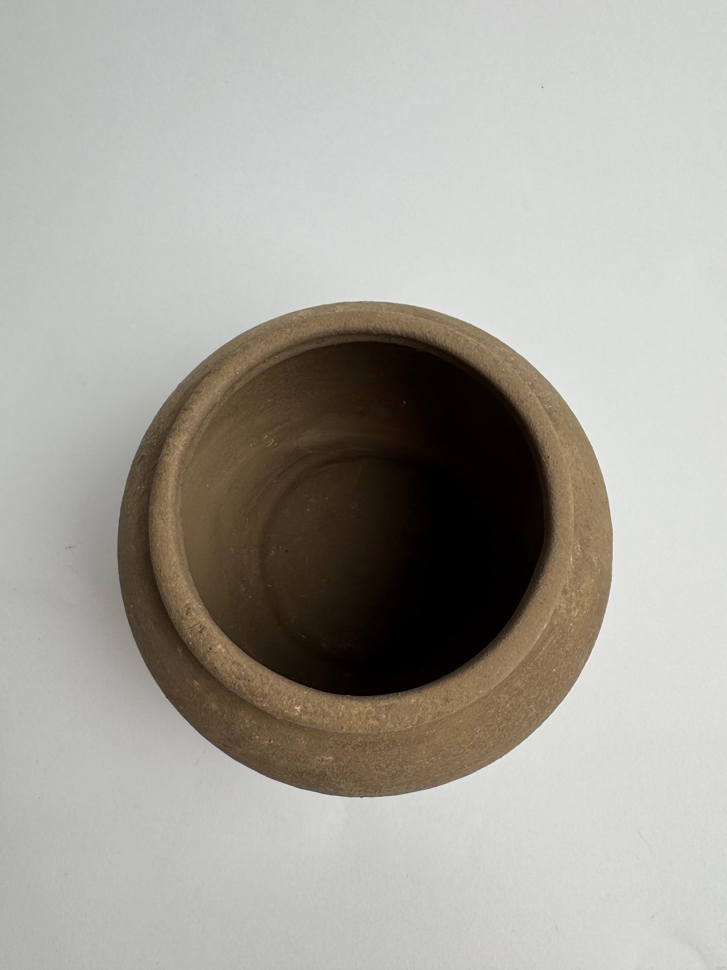 Up-cycled  |  Warm brown rounded pot