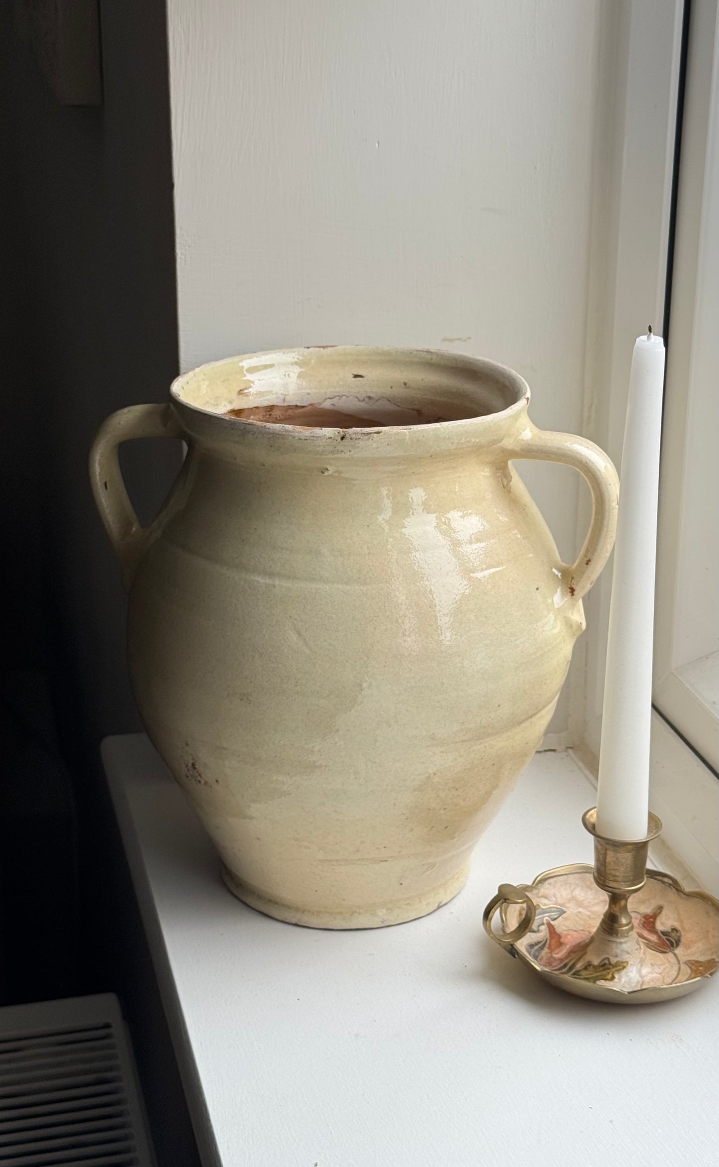 Cream/Butter Yellow Twin Handled Pot