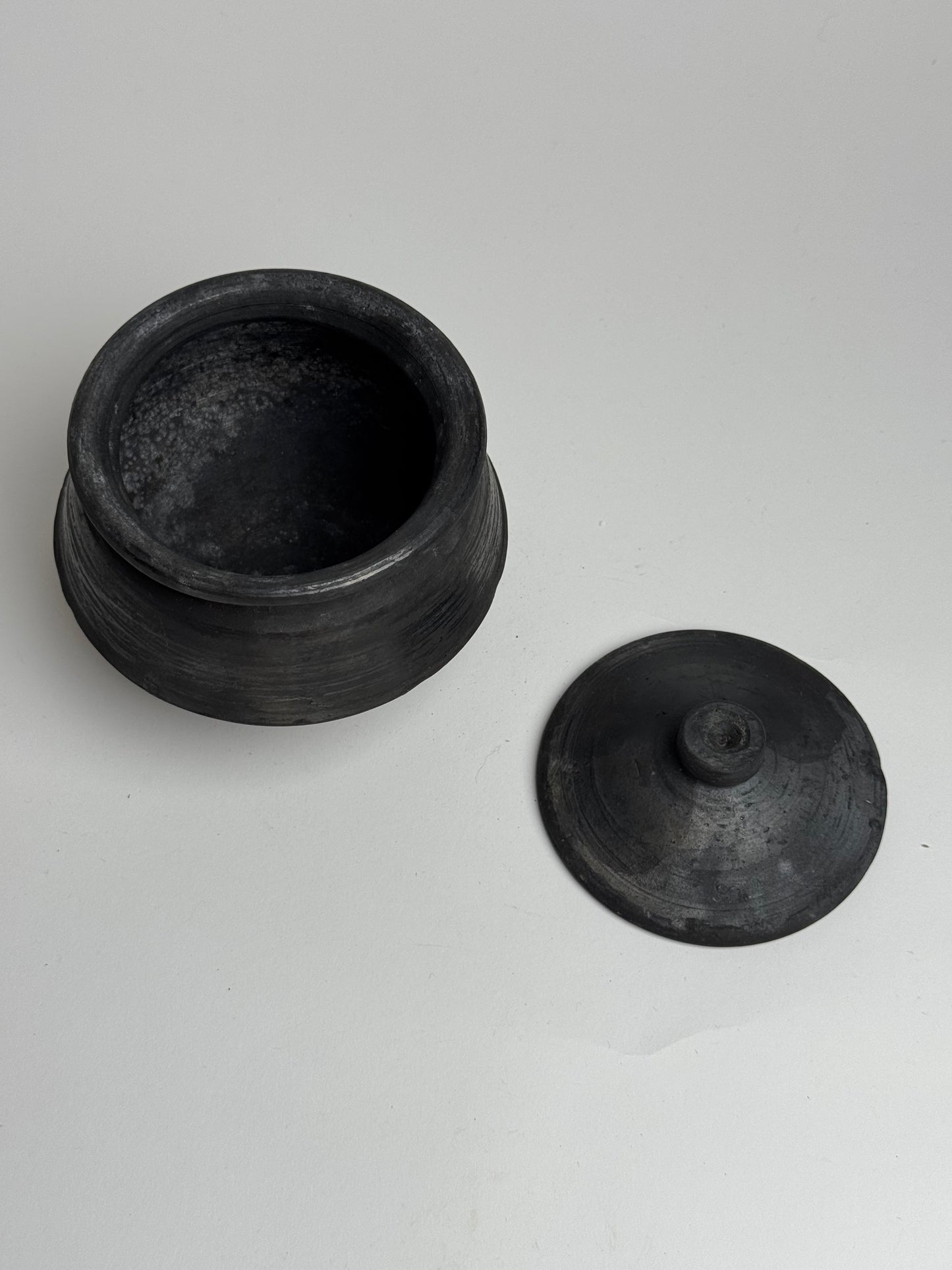 Charcoal Rounded Pots