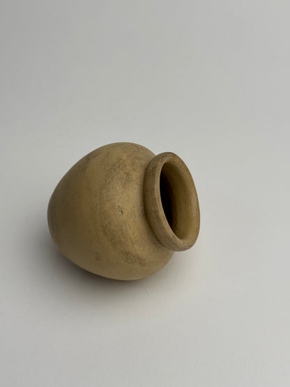 Small Rounded Beige Vintage Pot