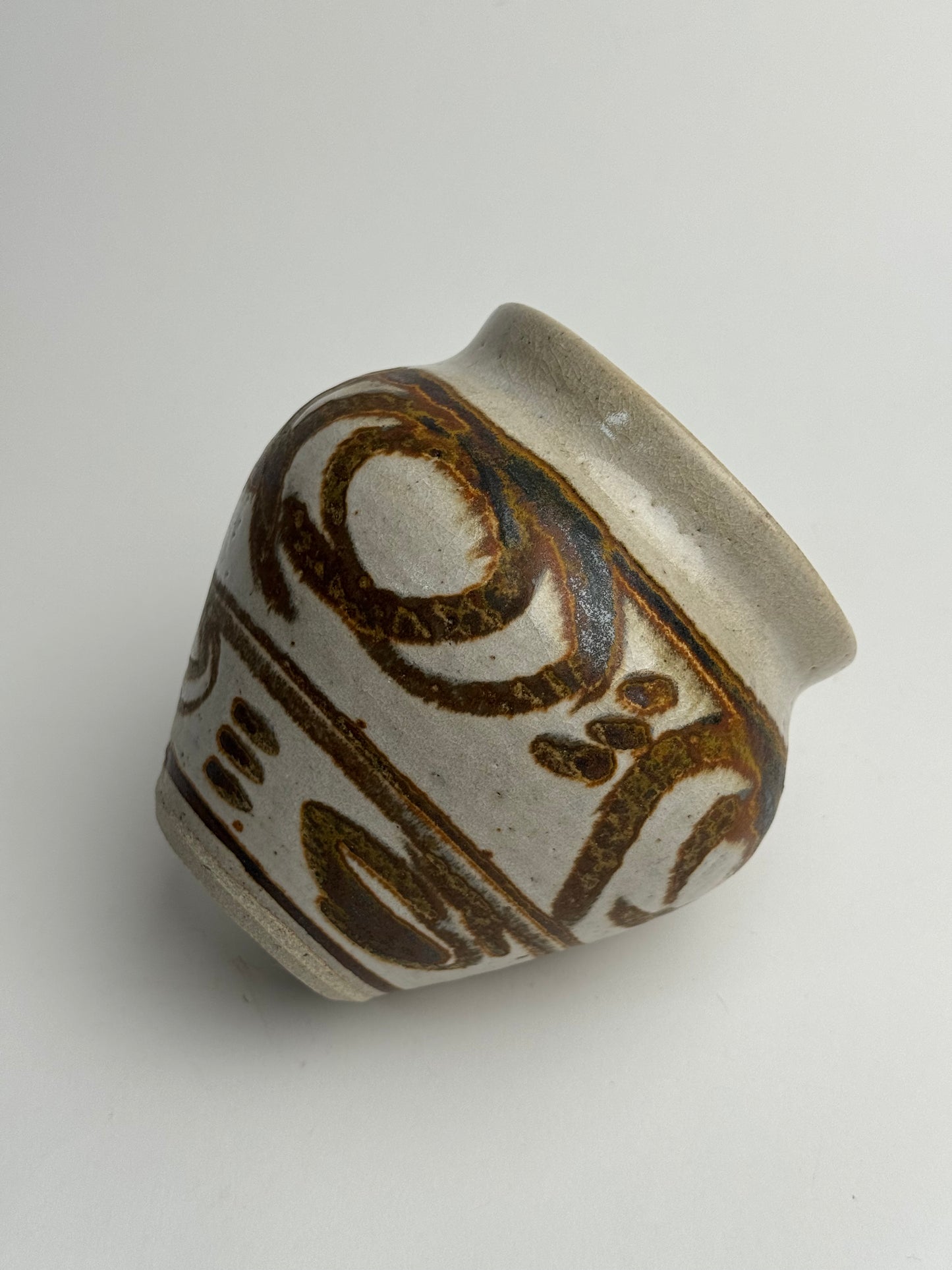 Warm Brown Pattern Tapered Pot