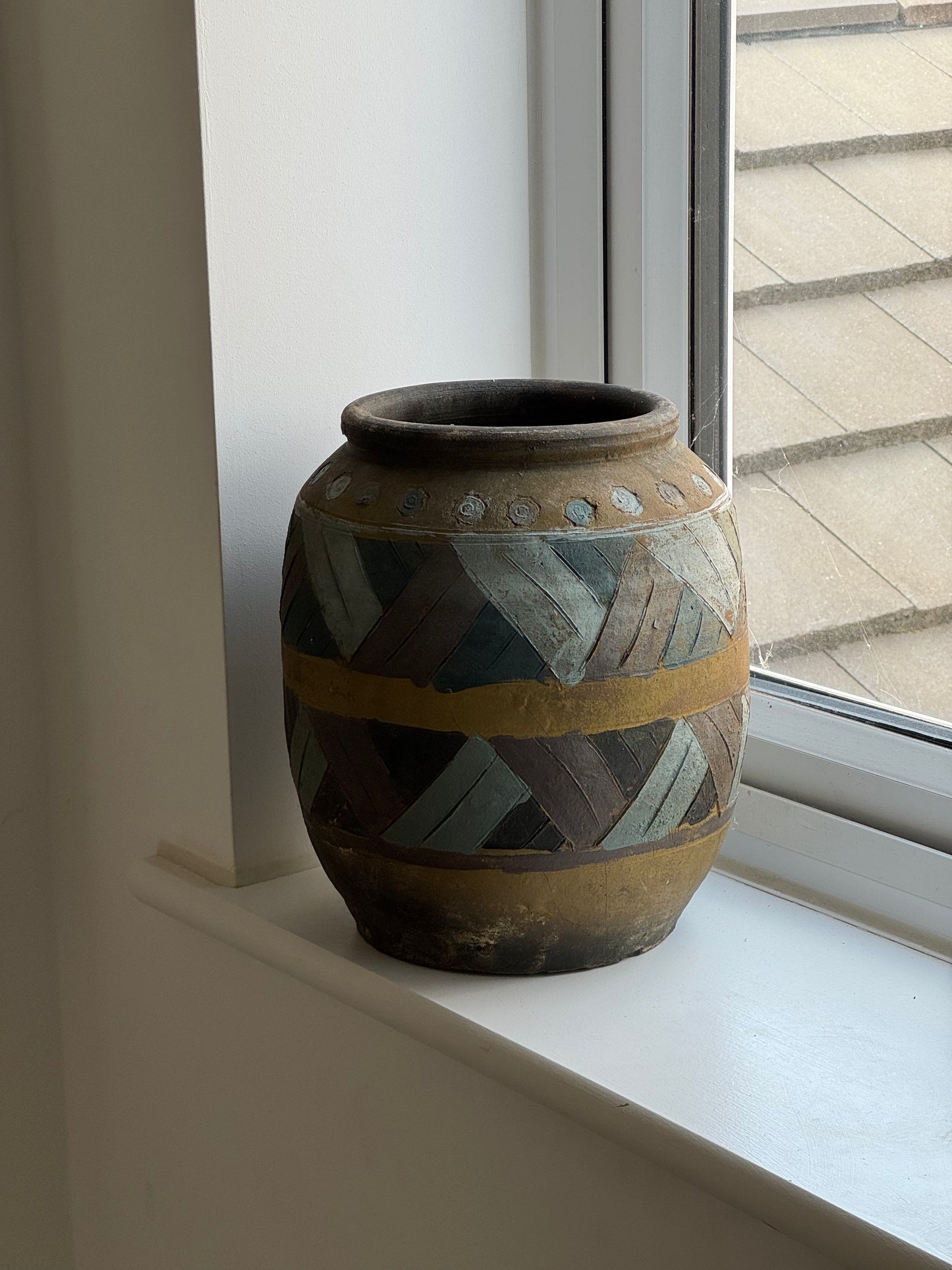 Large Vintage Geometric Rounded Pot