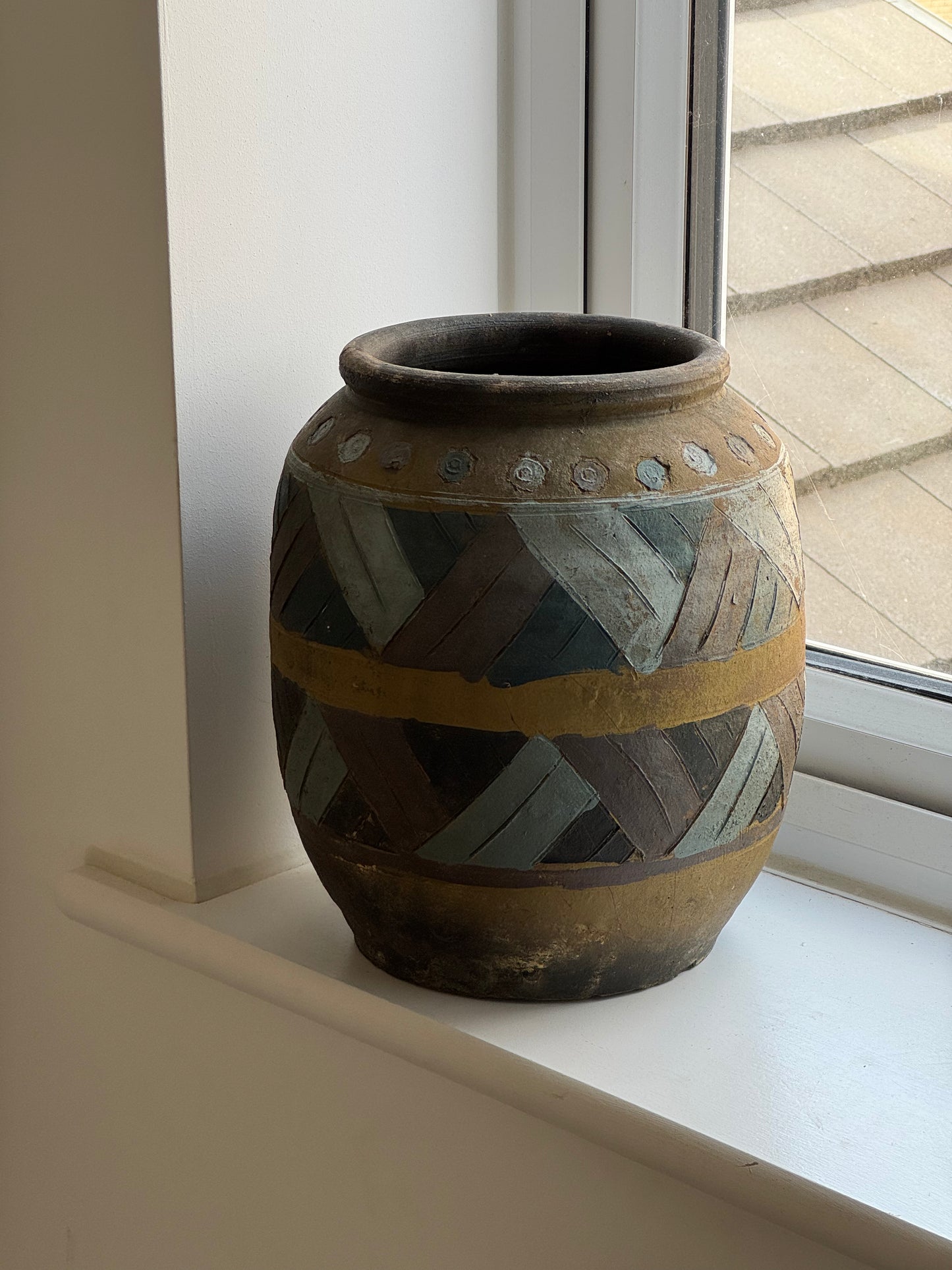 Large Vintage Geometric Rounded Pot