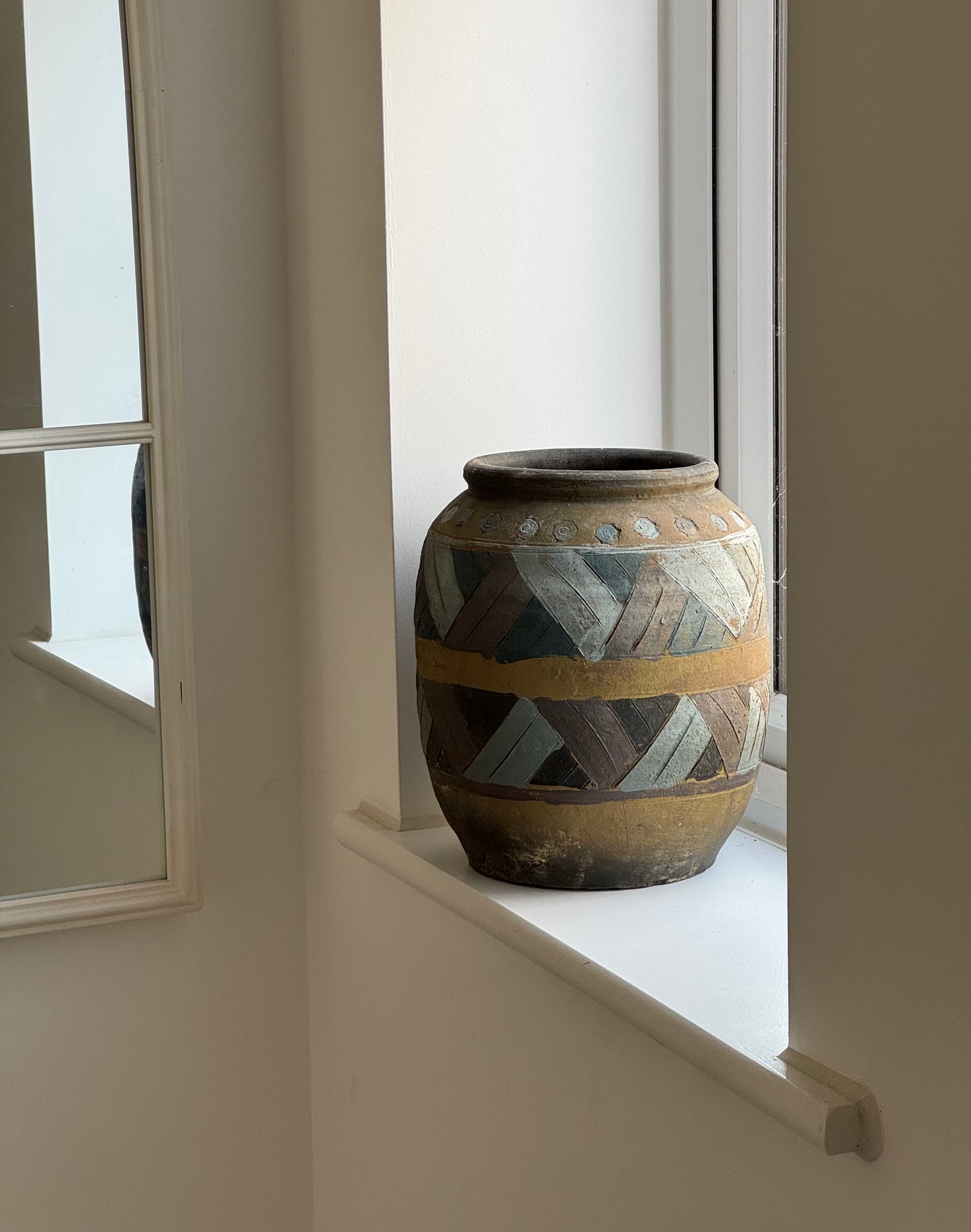 Large Vintage Geometric Rounded Pot